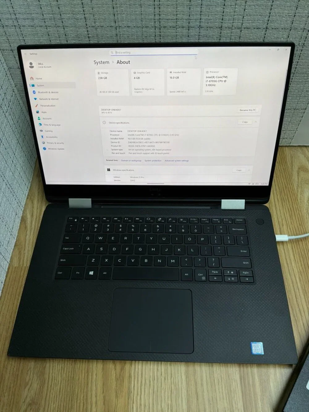 Dell XPS 15 9575 2-in-1 Touch Laptop Intel i7-8705G 16GB RAM 256GB SSD Win 11